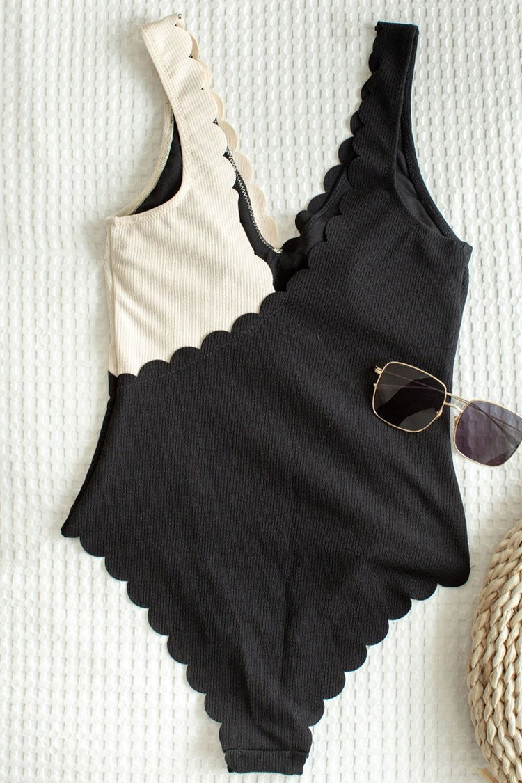 Scalloped Contrast Ribbed V Neck One Piece Swimsuit